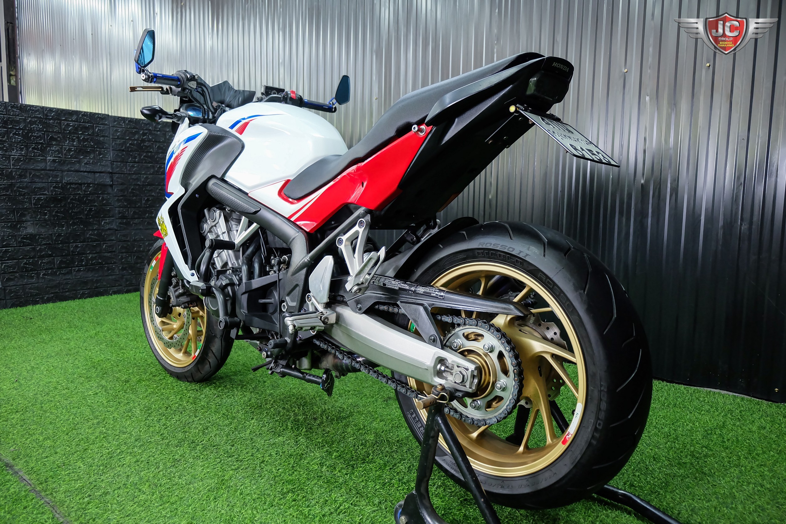 คนไทย...เอา"ไตร"ไปเลย‼️ CB650F Tri-colour ปลายปี 2015 ขี่นิ่มพร้อมใช้ยางใหม่....หาอยู่ต้องจัด 🤗