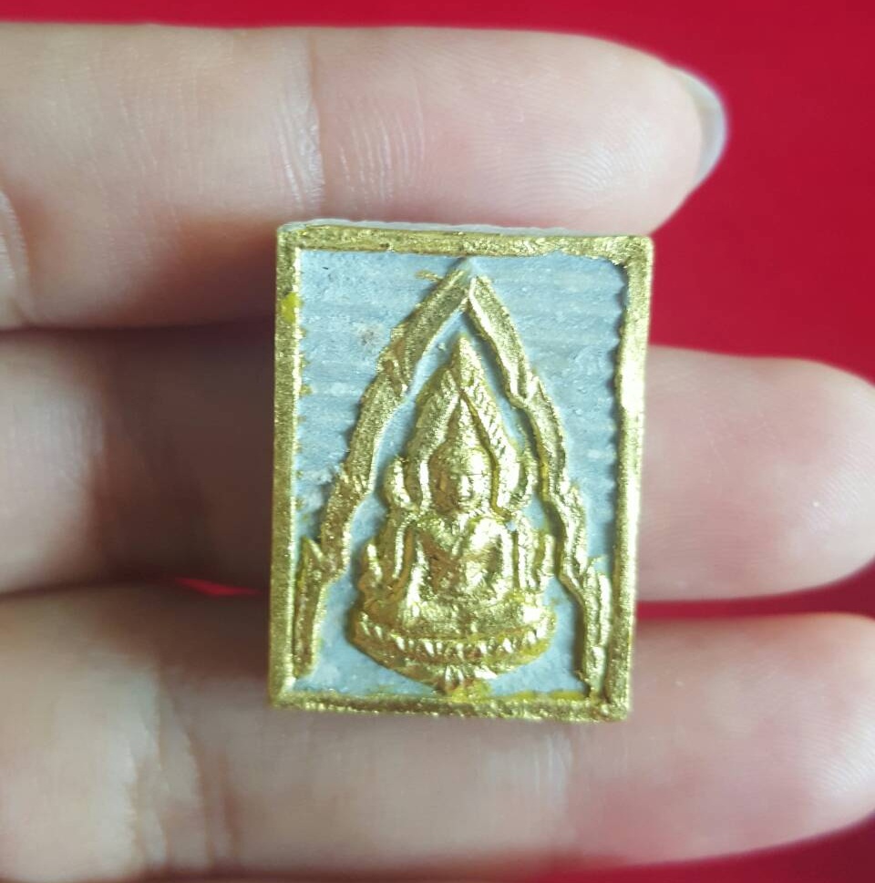 พระพุทธชินราช เนื้อผงเสาร์ 5 ปิดทอง วัดพระศรีรัตนมหาธาตุ พิษณุโลก