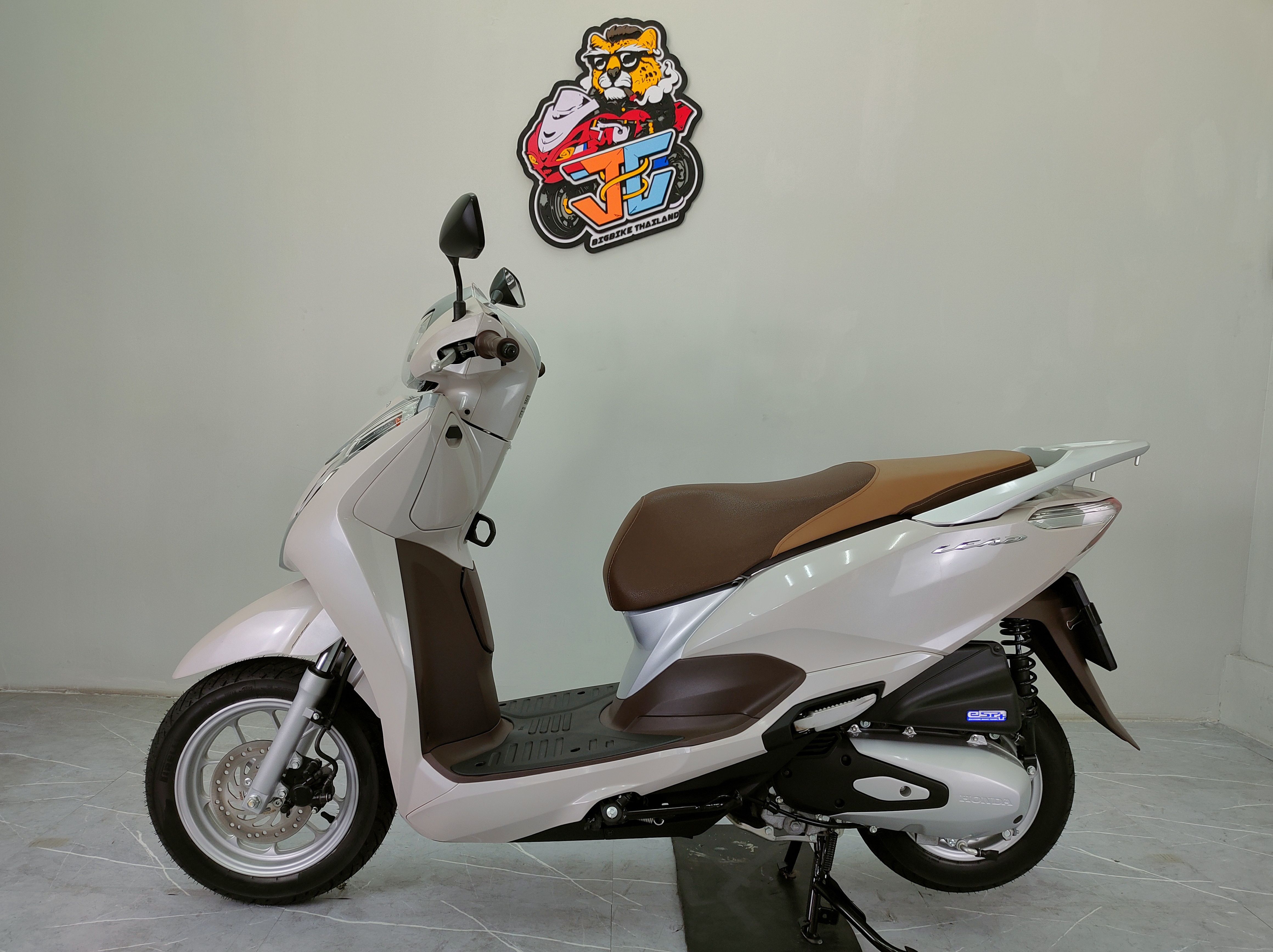 อร๊ายย‼️หรีดร้อยโล 😱 AII NEW LEAD125 4V ปี 2023 แท้ สายจอด 1xx โลแท้ๆ สภาพนี้ป้ายแดงชัดๆ 💥