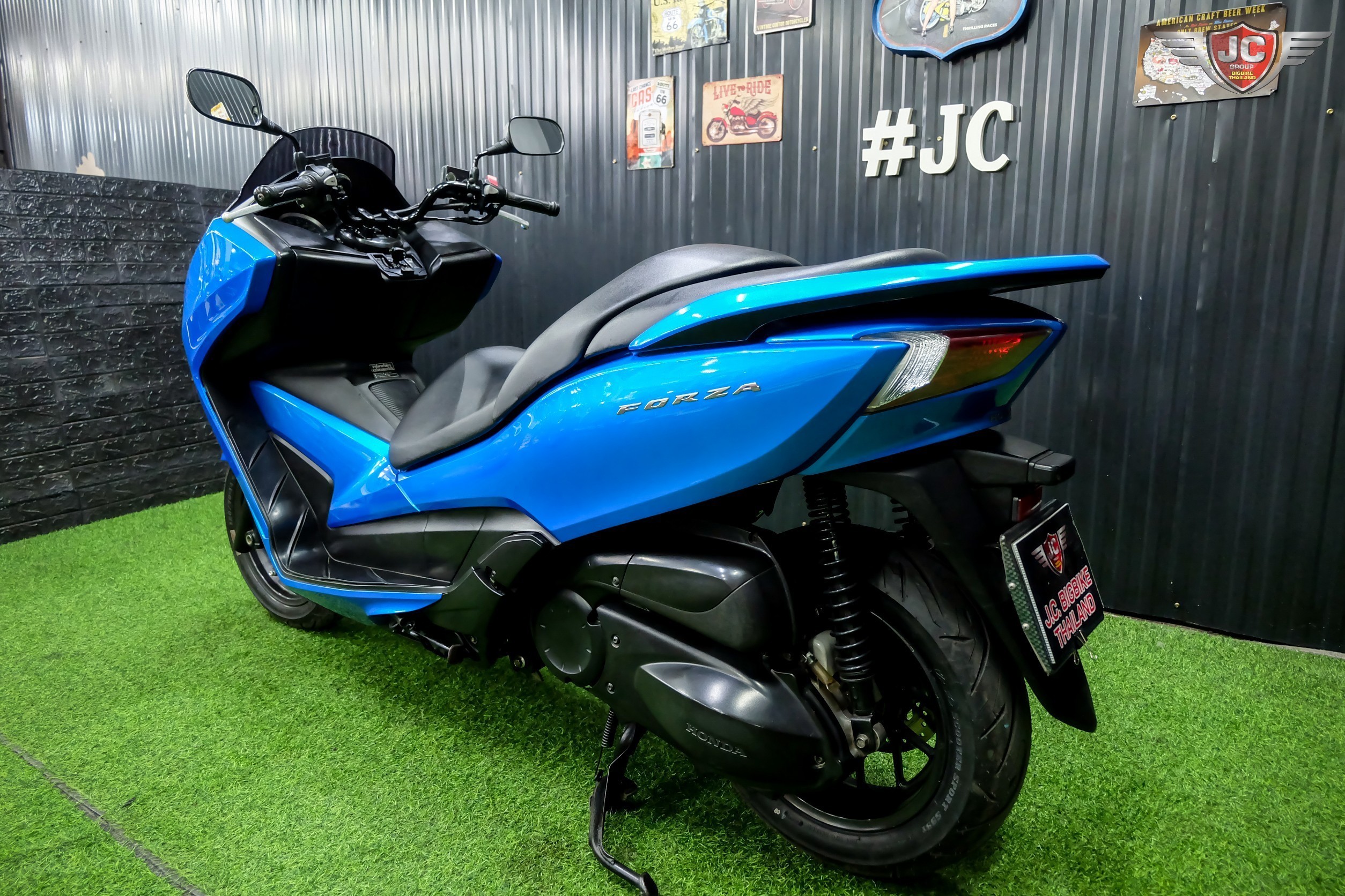 🦉 มาแรงจิงช่วงนี้....เจ้านกฮุก 🦉 FORZA300 รถปี 2017 สวยใสพร้อมใช้