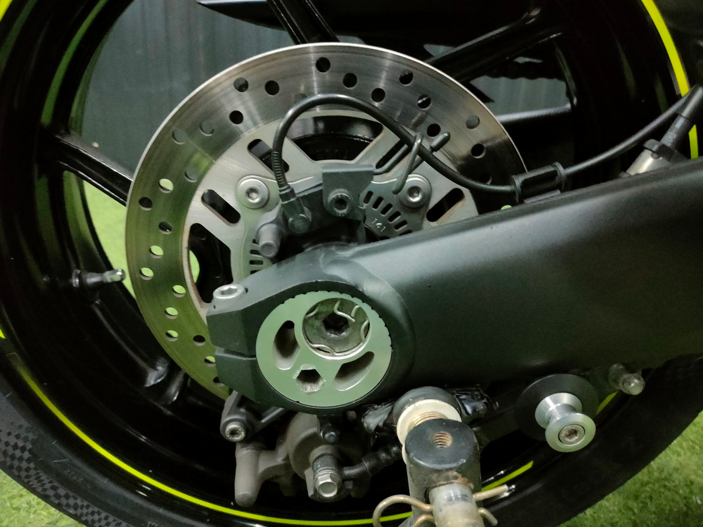 แรดพันธุ์....อ๊า 🤪 หล่อเลยคันนี้ #Z1000R ปี2018 "Optionsล้นๆรถมือเดียว"...ออกห้างร่วม7แสนเลยนะ‼️