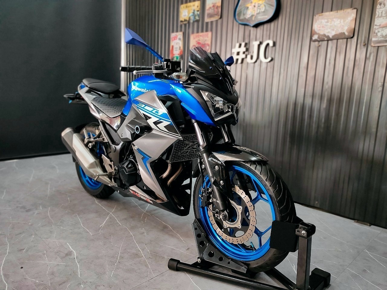 🤘 สีนี้...โคตรหล่ออ่ะ⁉️ Z300abs ปลายปี 2017 มือเดียวสวยใส 😎 มัธยมขี่ได้ นักศึกษาขี่ดี สำเนา