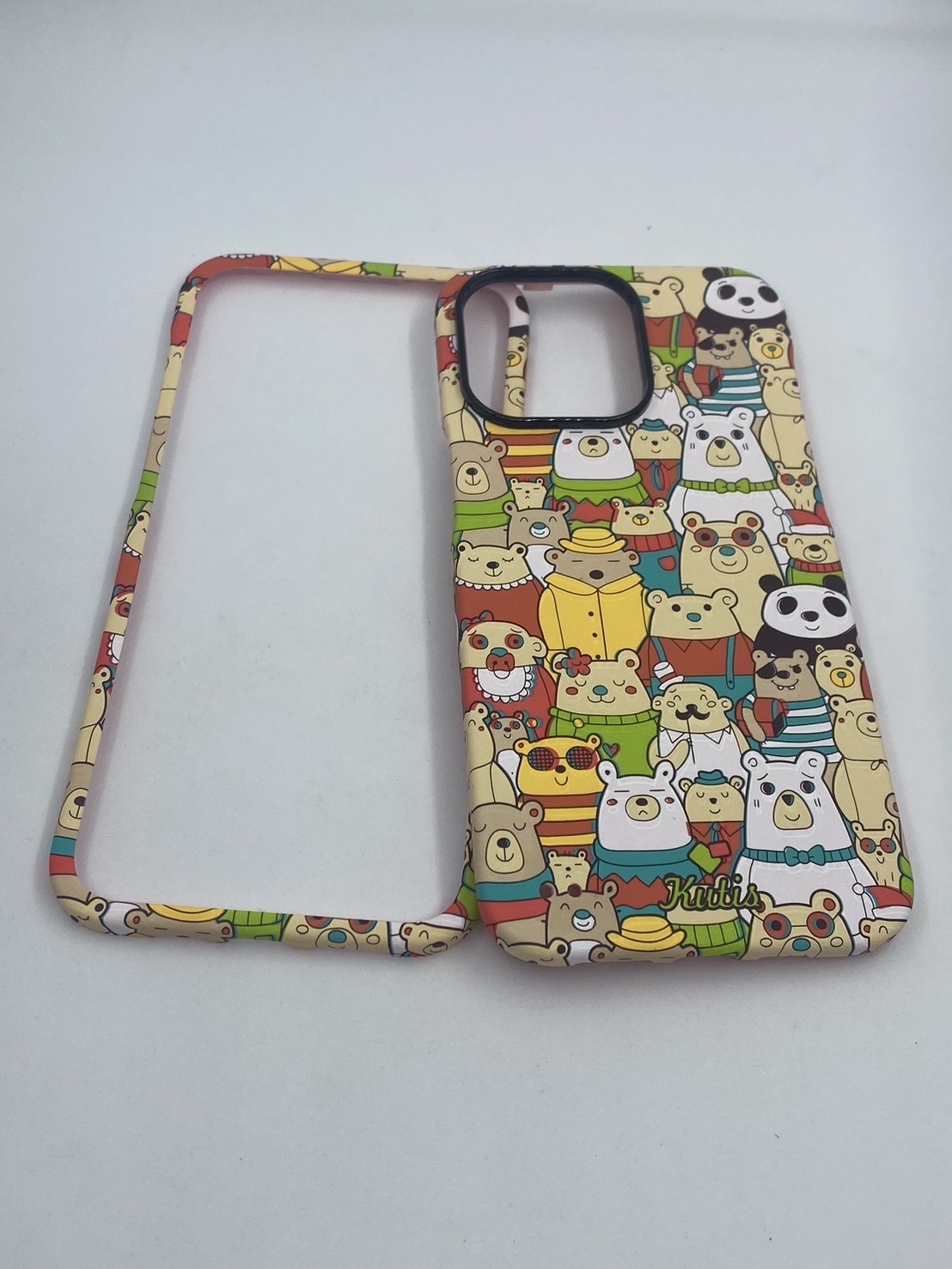 เคสคูทิส(Kutis)เคสไอโฟน15PROMAX(ลายหมีหมู่)มาใหม่ เคสประกบหน้า-หลัง เคสเรืองแสง เคสลายวินเทจ ร้านSuperhero Klongthom