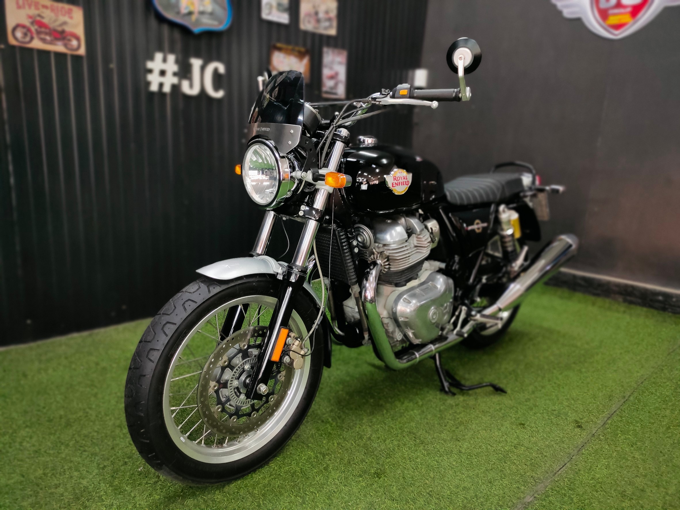 😎 มาแว้วโมเดิร์นคลาสสิกยอดนิยม "Royal Enfield" Interceptor 650 INT จดทะเบียนปี2020....สวยจริงไรจริงคันนี้⁉️