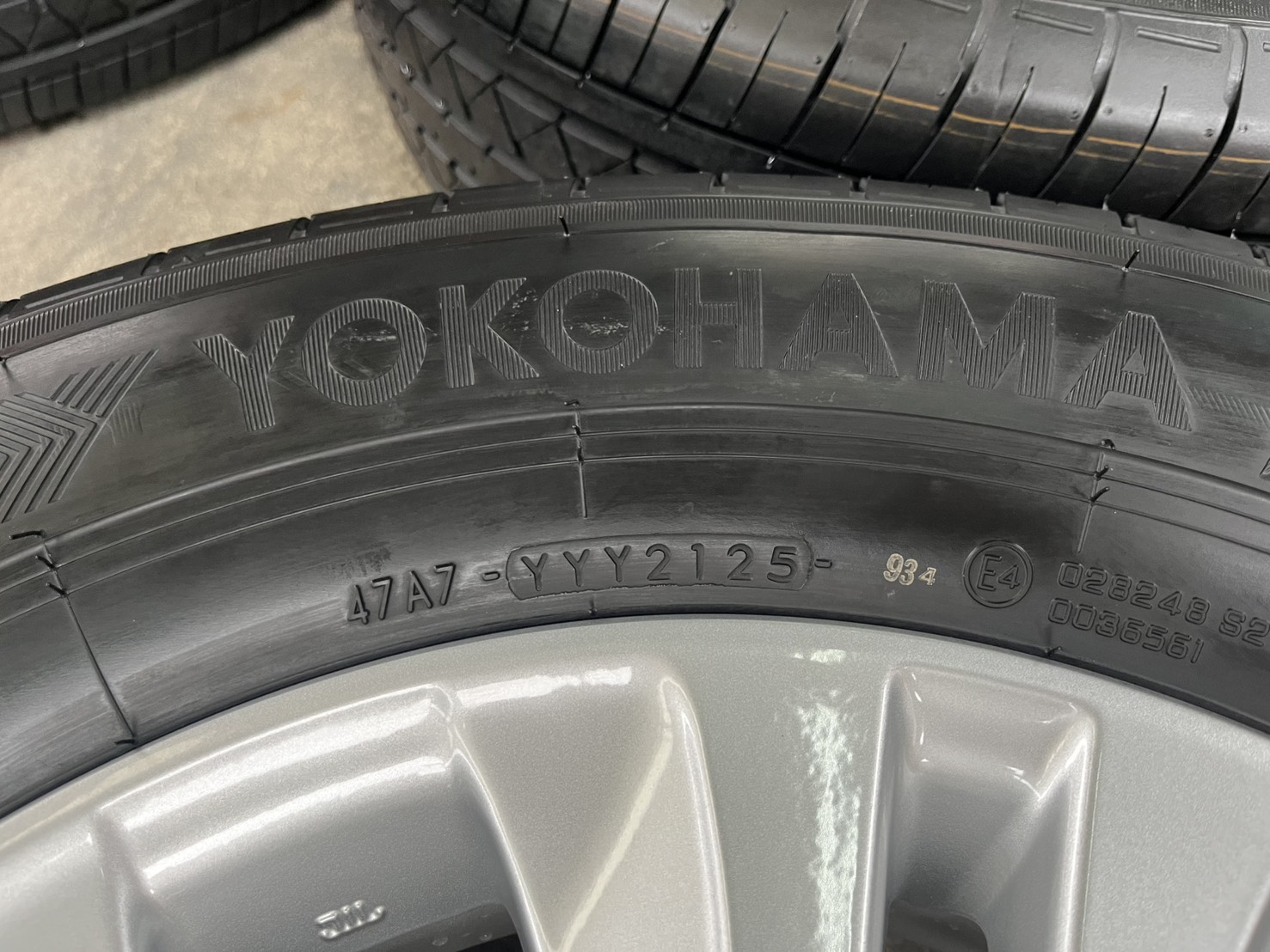 ✨ล้อแม็กป้ายแดง 5รู114✨Toyota Revo ขอบ 16 พร้อมยางป้ายแดง 235-65-16 Yokohama💥ปี 25💥