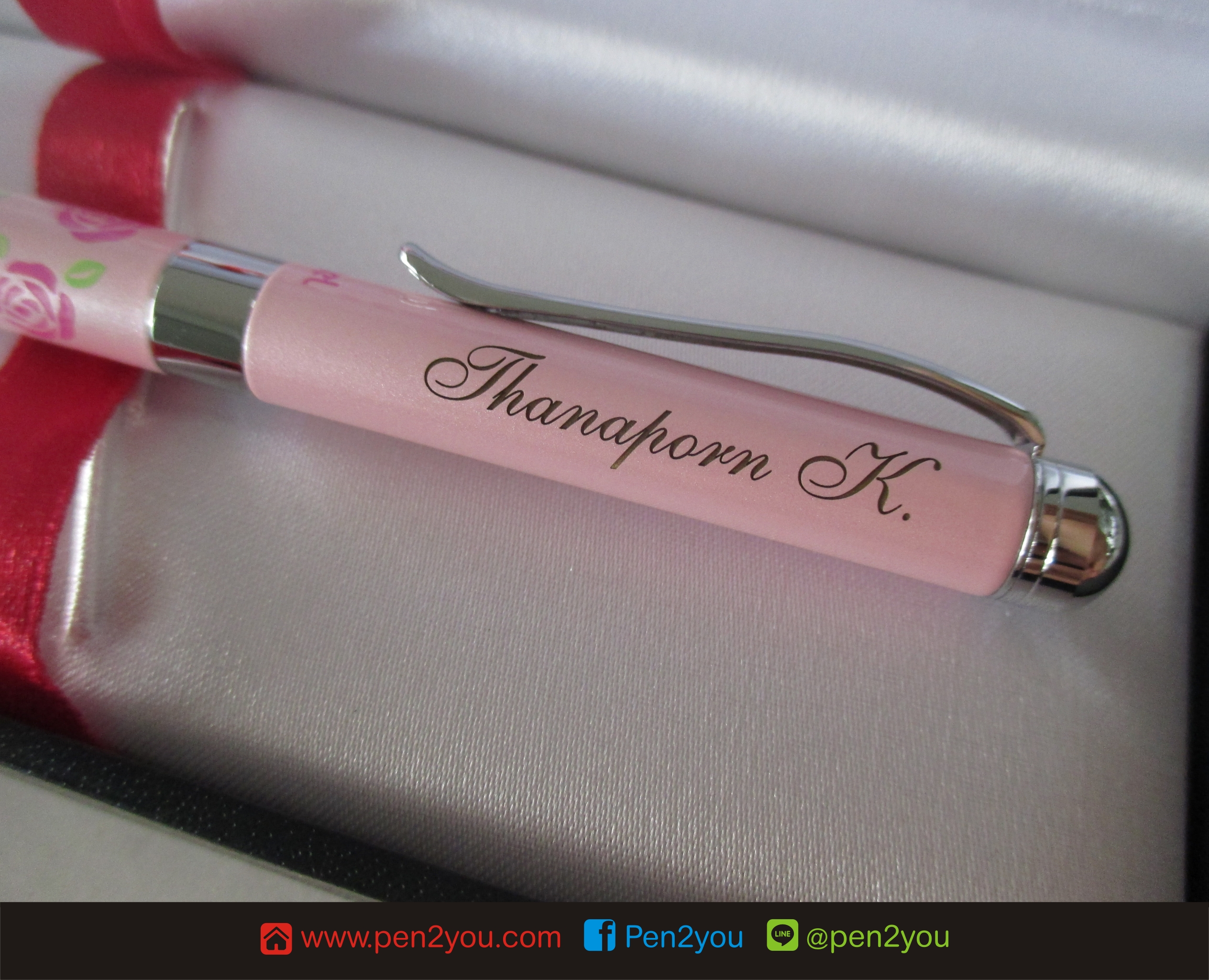 Pentel ปากกาลูกลื่น รุ่น B820 ลายกุหลาบ