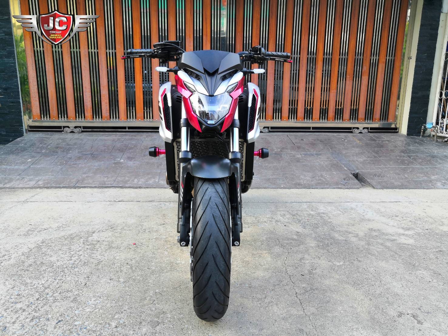 #CB650F รถกลางปี 2018 ไมล์แท้ 5,xxx KM. แต่งสวยพร้อมขี่หล่อกันเลย