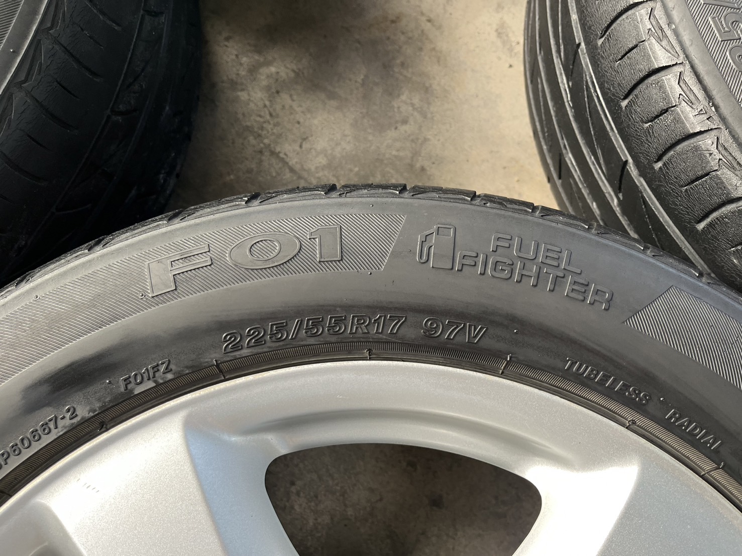 ✨ล้อแม็ก✨ISUZU V-Cross ขอบ 17 พร้อมยาง 225-55-17 Firestone ปี 20