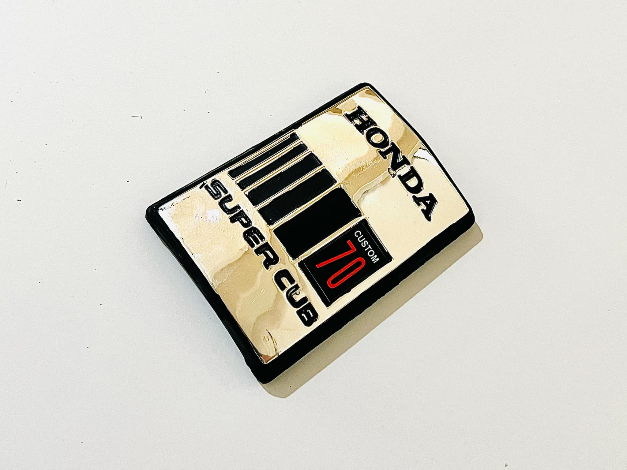 โลโก้ปิดแตร ซี700 C700 โลโก้ปิดแตรมอเตอร์ไซด์ซี700 C700 SUPER DELUXE 70 SUPER CUB 70 ดำ SUPER CUB 70 ฟ้า แจ้งลายในข้อความ