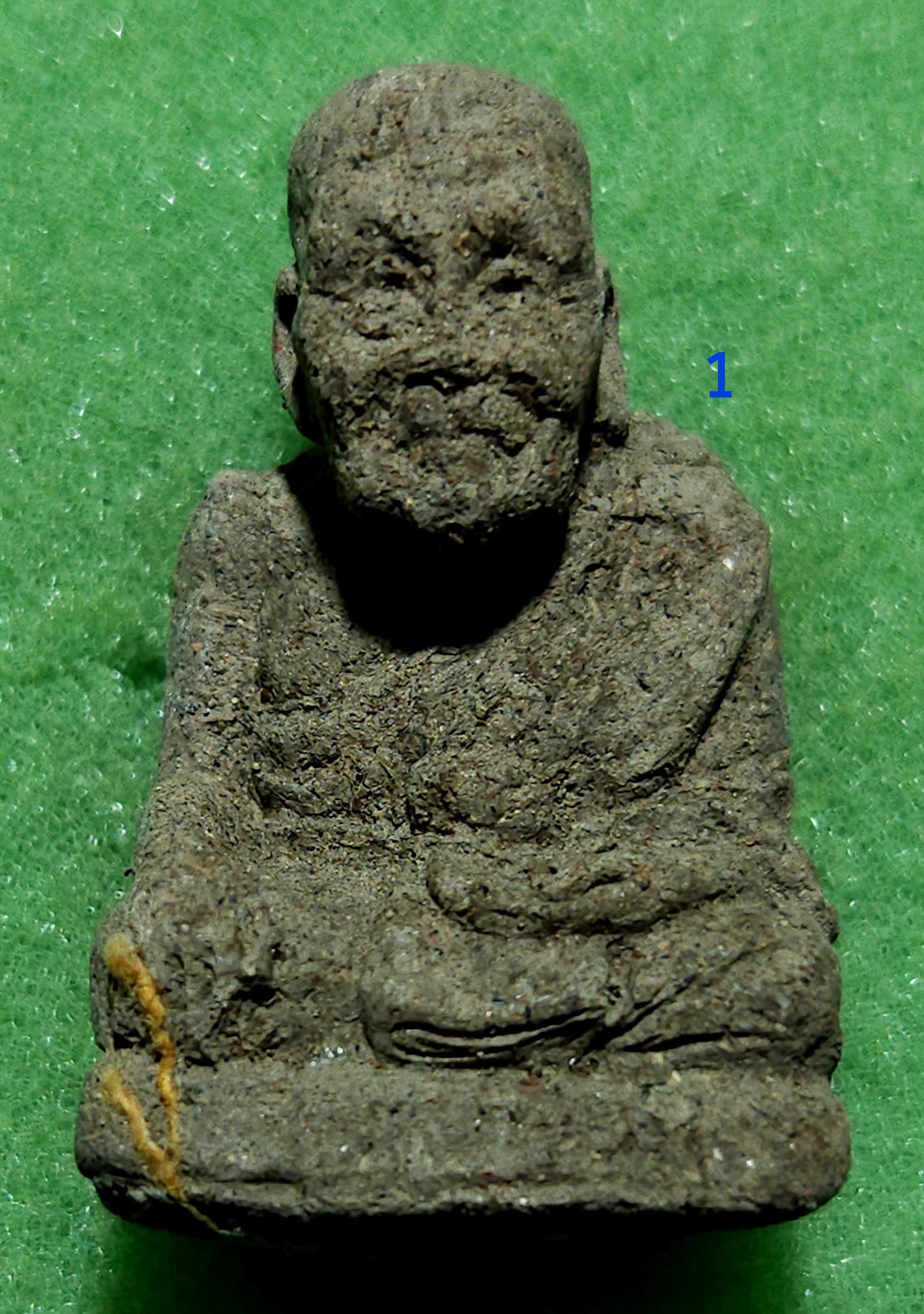 หลวงปู่ทวดโพธิสัตว์ รุ่นชนะมาร (มีรอยจาร+ฝังตะกรุด+พลอย+จีวร) หลวงตาม้า วัดถ้ำเมืองนะ เชียงใหม่.(1).