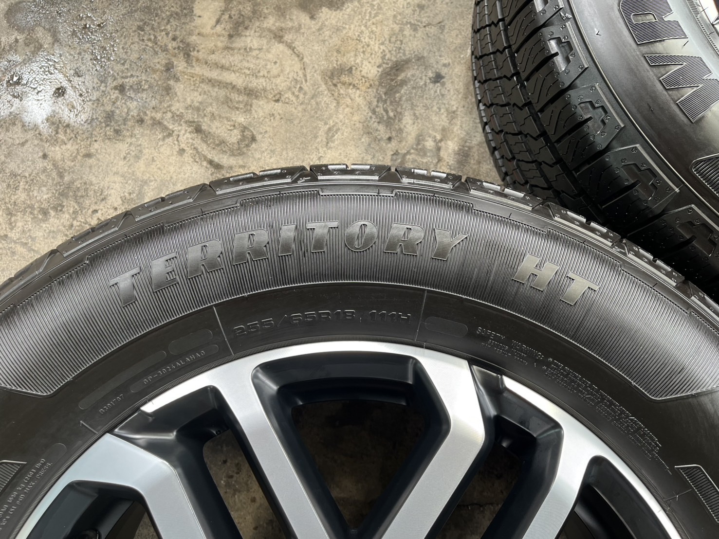 💥ปี25💥✨ล้อแม็กป้ายแดง✨Ford Next-Gen Sport ขอบ 18 ดำหน้าเงา พร้อมยางใหม่ป้ายแดง 255-65-18 Goodyear💖