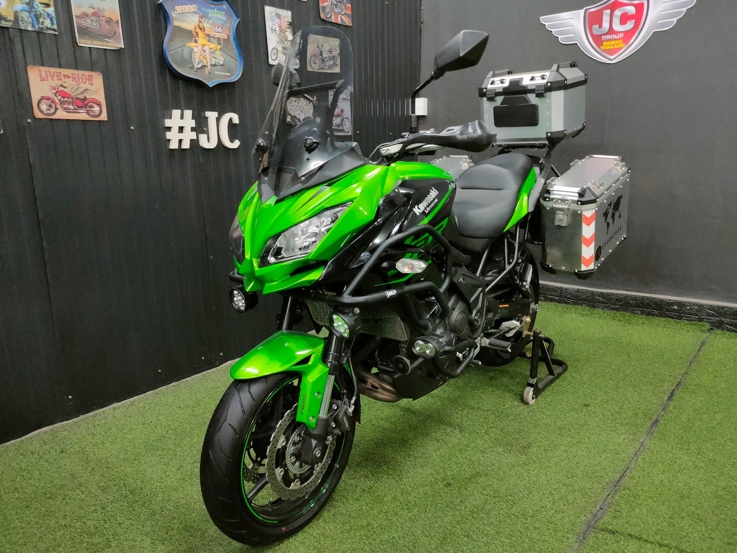 Touringค่ายเขียวมาแว้ว...คันนี้บอกเลยว่า ครบองค์‼️ KAWASAKI VERSYS650 Abs Edition จดปี 2017 "ใส่เกราะครบ รบฝถพร้อมใช้...จัดไปหน้าหนาวนี้ 😘"