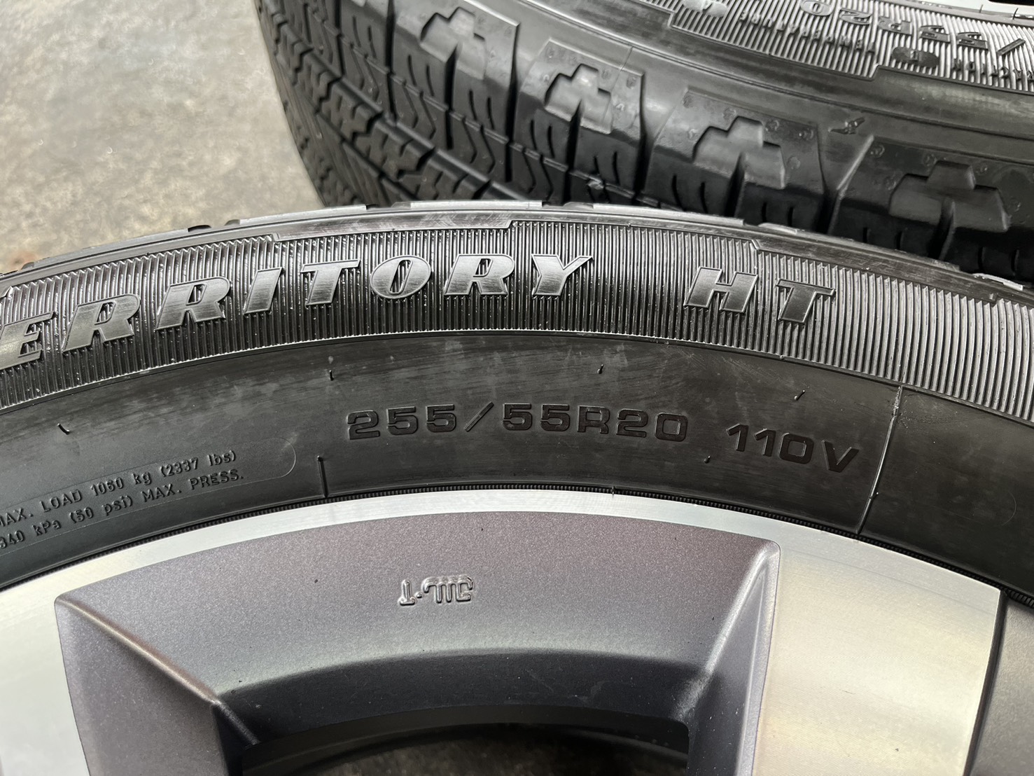 ✨ล้อแม็ก✨ISUZU MU-X 2023 ขอบ 20 เทาหน้าเงา พร้อมยาง 255-55-20 GoodYear🌟ปี 23🌟