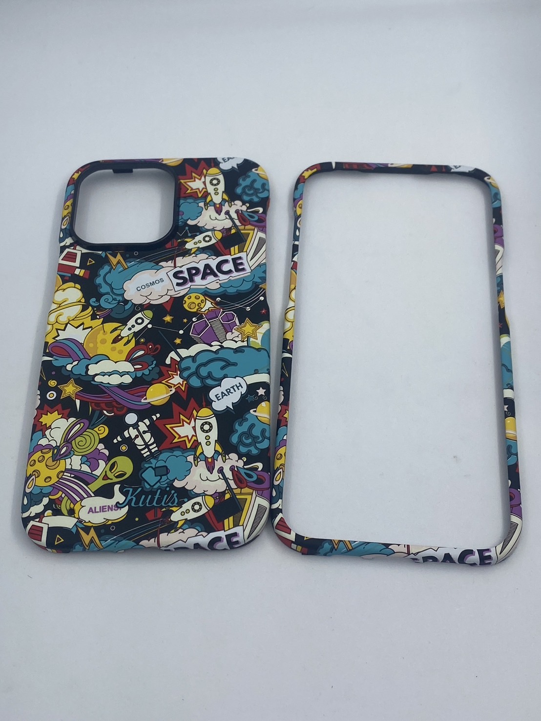 เคสคูทิส(Kutis)เคสไอโฟน14PROMAX(ลายSPACE)มาใหม่ เคสประกบหน้า-หลัง เคสเรืองแสง เคสลายวินเทจ ร้านSuperhero Klongthom