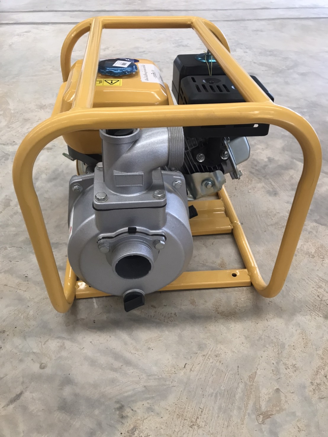 ปั๊มน้ำ2"+เครื่องยนต์เบนซิน มิตซูควายเหล็ก B05-A01 5.5HP สีเหลือง