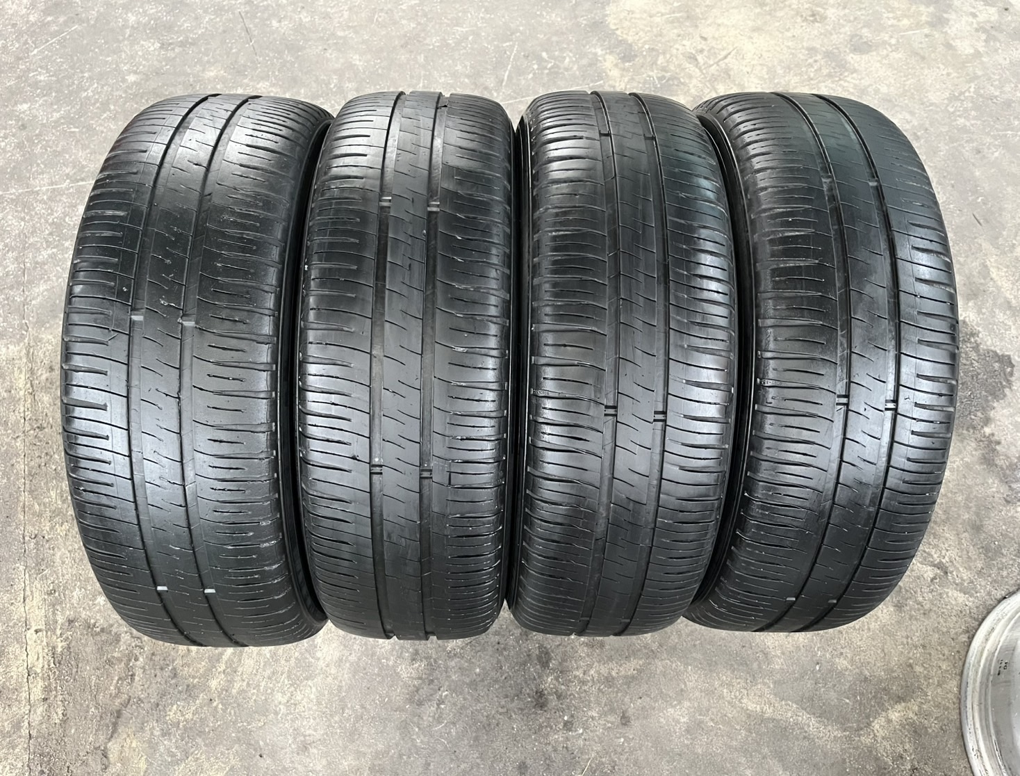 ✨ล้อแม็ก 4รู100✨Toyota Vios รุ่นพิเศษ ขอบ 15 สีเทา พร้อมยาง 185-60-15 Michelin ปี 22