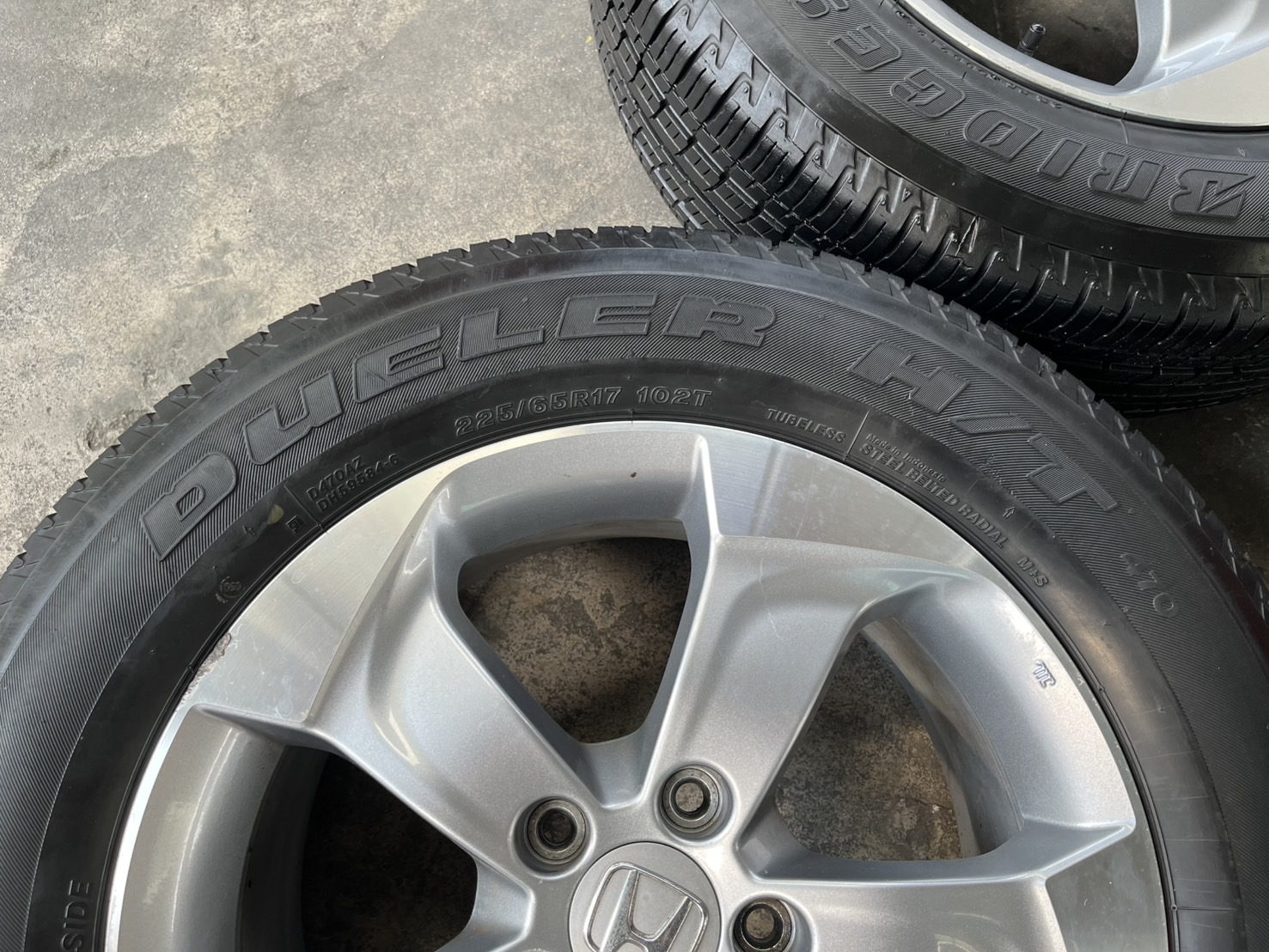 ✨ล้อแม็ก 5รู114✨Honda ขอบ 17 สีบอร์นหน้าเงา แถมยาง 225-65-17 Bridgestone