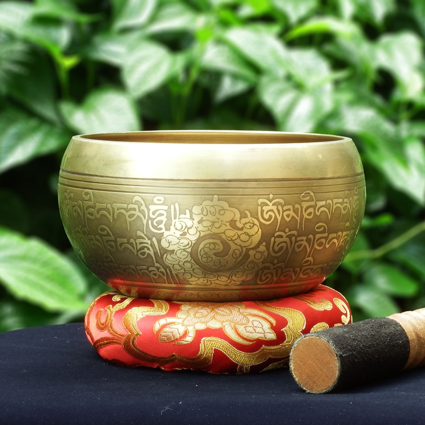 ขันทิเบต Tibetan Singing Bowl (ทองเหลือง) แกะสลักบทสวดหัวใจพระสูตร ขนาด 14 cm.