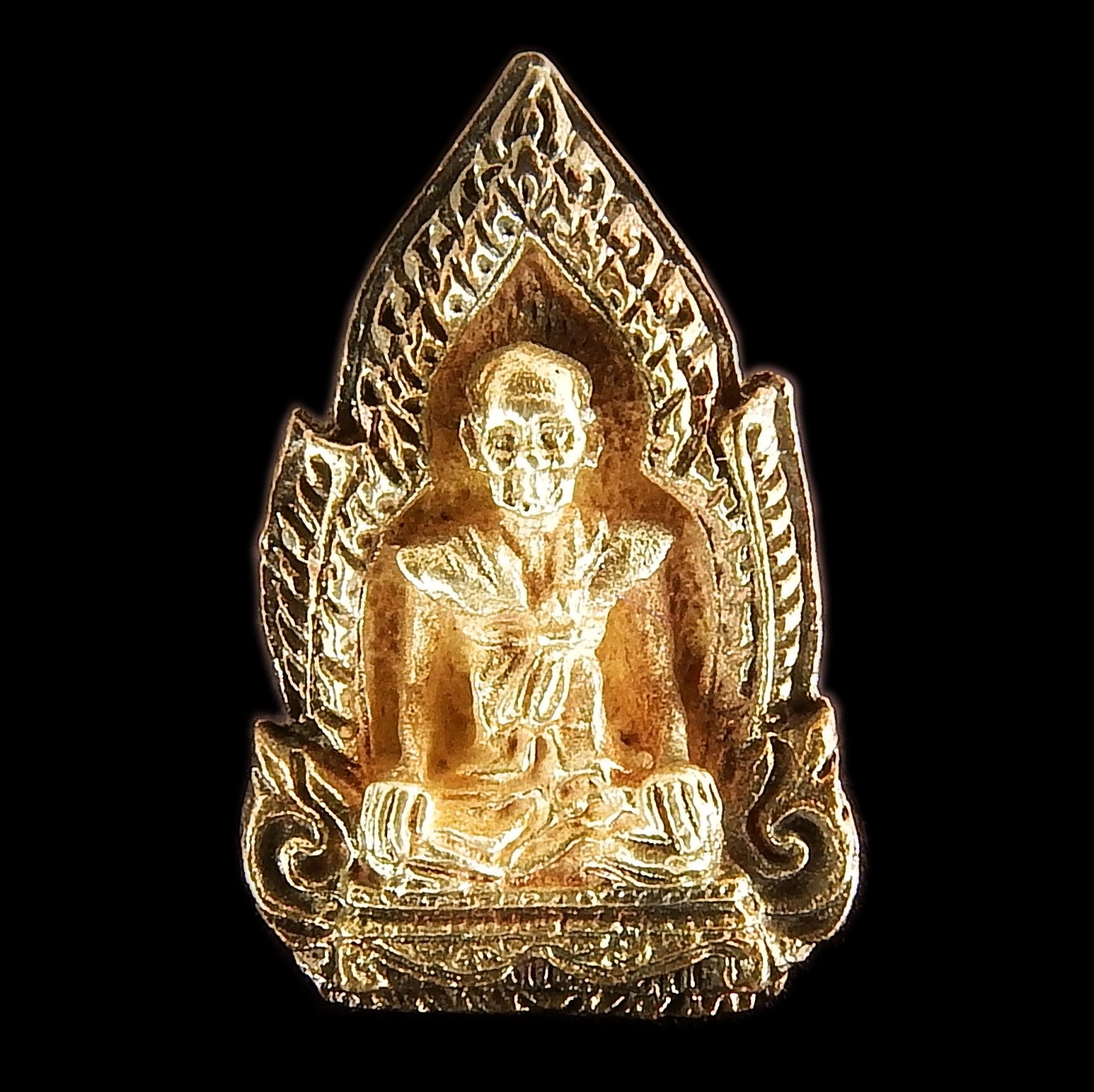 รูปเหมือนลอยองค์เนื้อทองเหลืองรมดำ"รุ่นเรือนแก้ว"หลวงปู่บุดดา ถาวโร วัดกลางชูศรีฯ