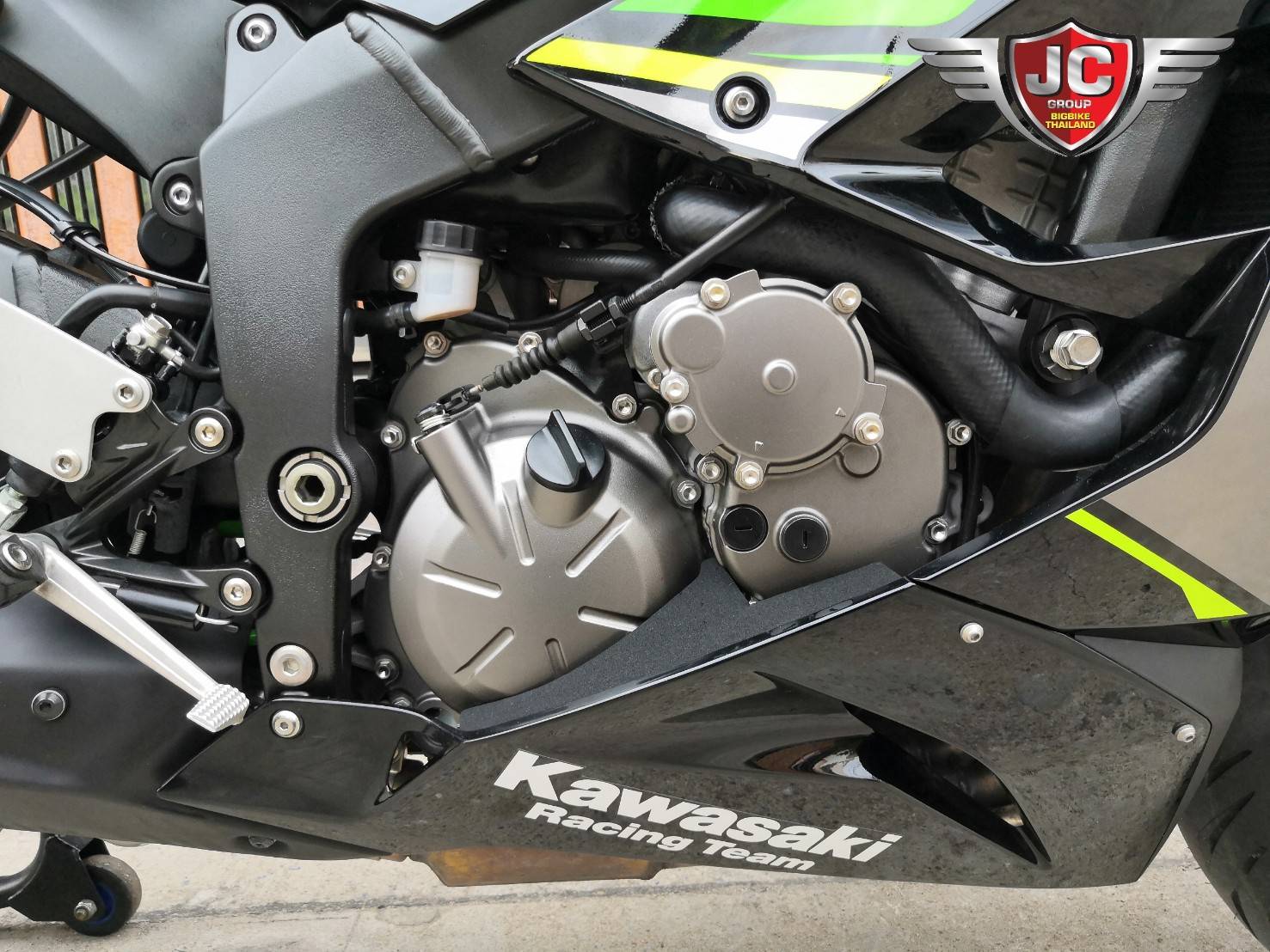 ZX-6R ***ไมล์ร้อยโลไม่ต้องบรรยายมาก***สภาพรถใหม่ใสกริ๊งๆ