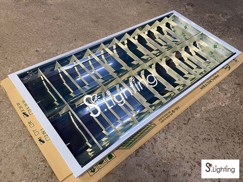 โคมตะแกรงอลูมิเนียมฝังฝ้ายิปซั่ม 2x36w (60x120cm.)