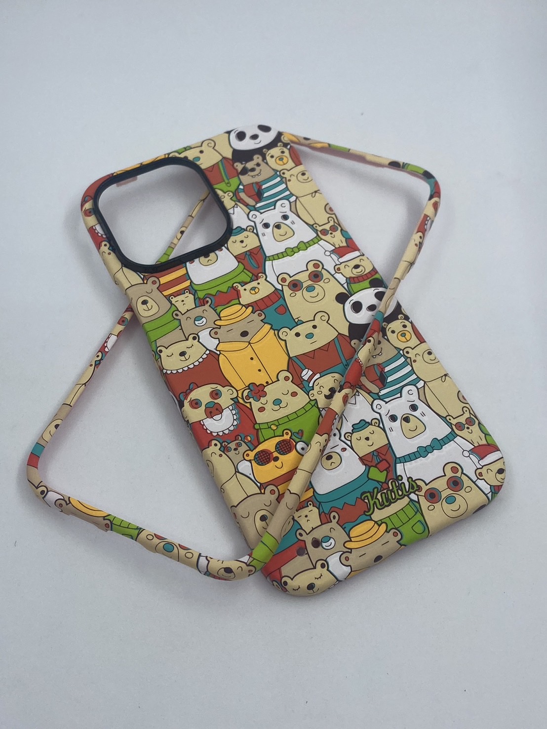 เคสคูทิส(Kutis)เคสไอโฟน14PROMAX(ลายหมีหมู่)มาใหม่ เคสประกบหน้า-หลัง เคสเรืองแสง เคสลายวินเทจ ร้านSuperhero Klongthom