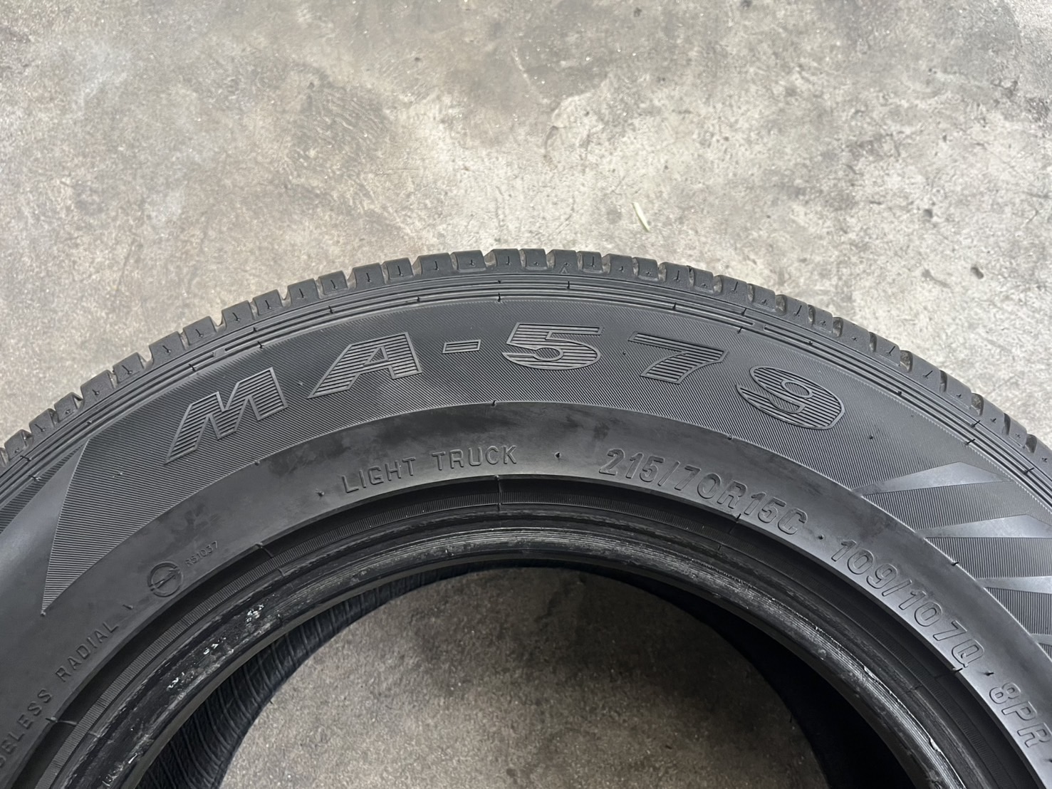 ✨ยาง✨215-70-15 Maxxis🌟ปี 23🌟💖สภาพสวย🚘ใส่กับ รถกระบะตัวเตี้ย ได้ทุกรุ่น