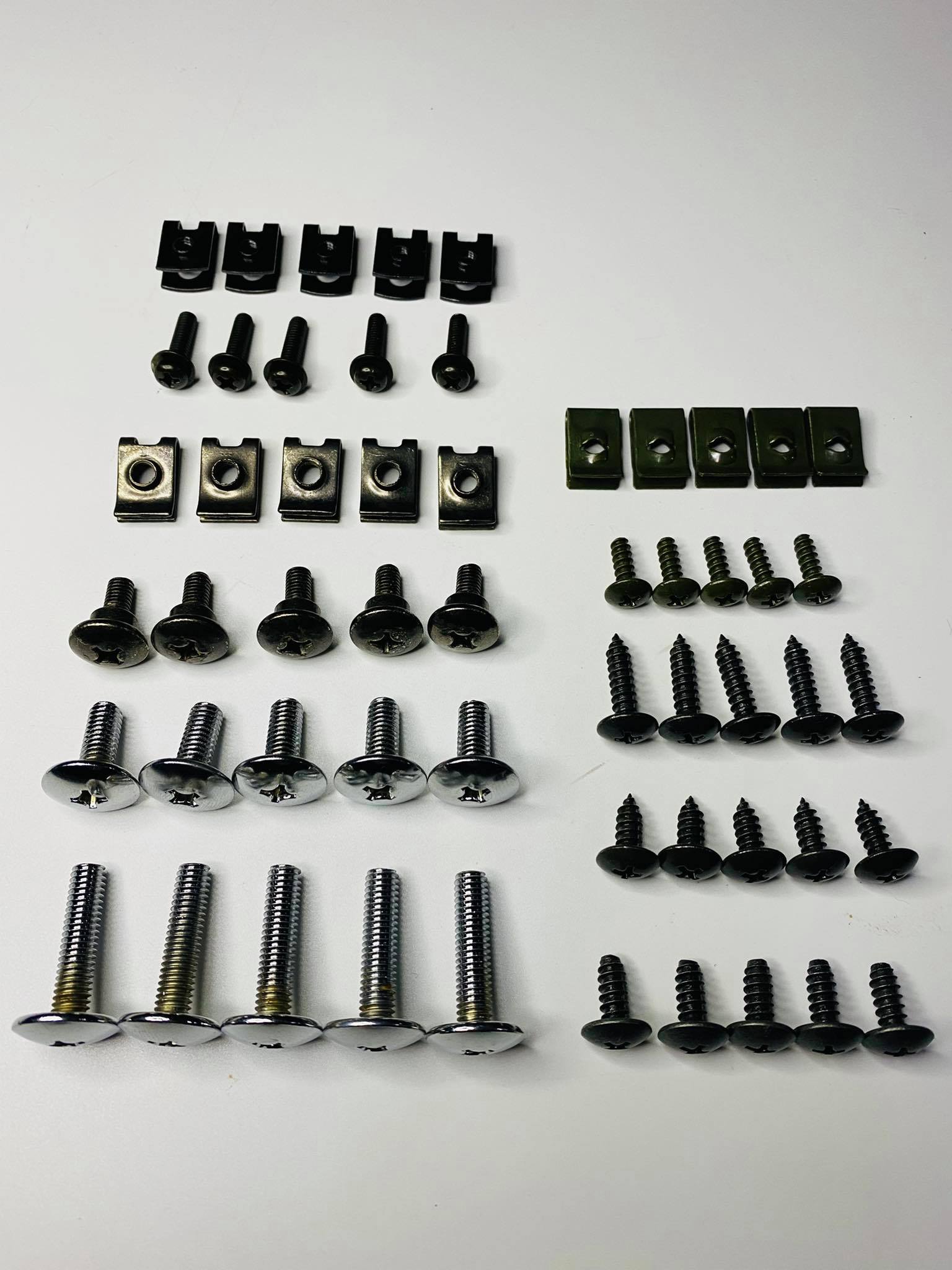 น๊อตกาบชุดสีมอเตอร์ไซด์ ชุดเล็ก