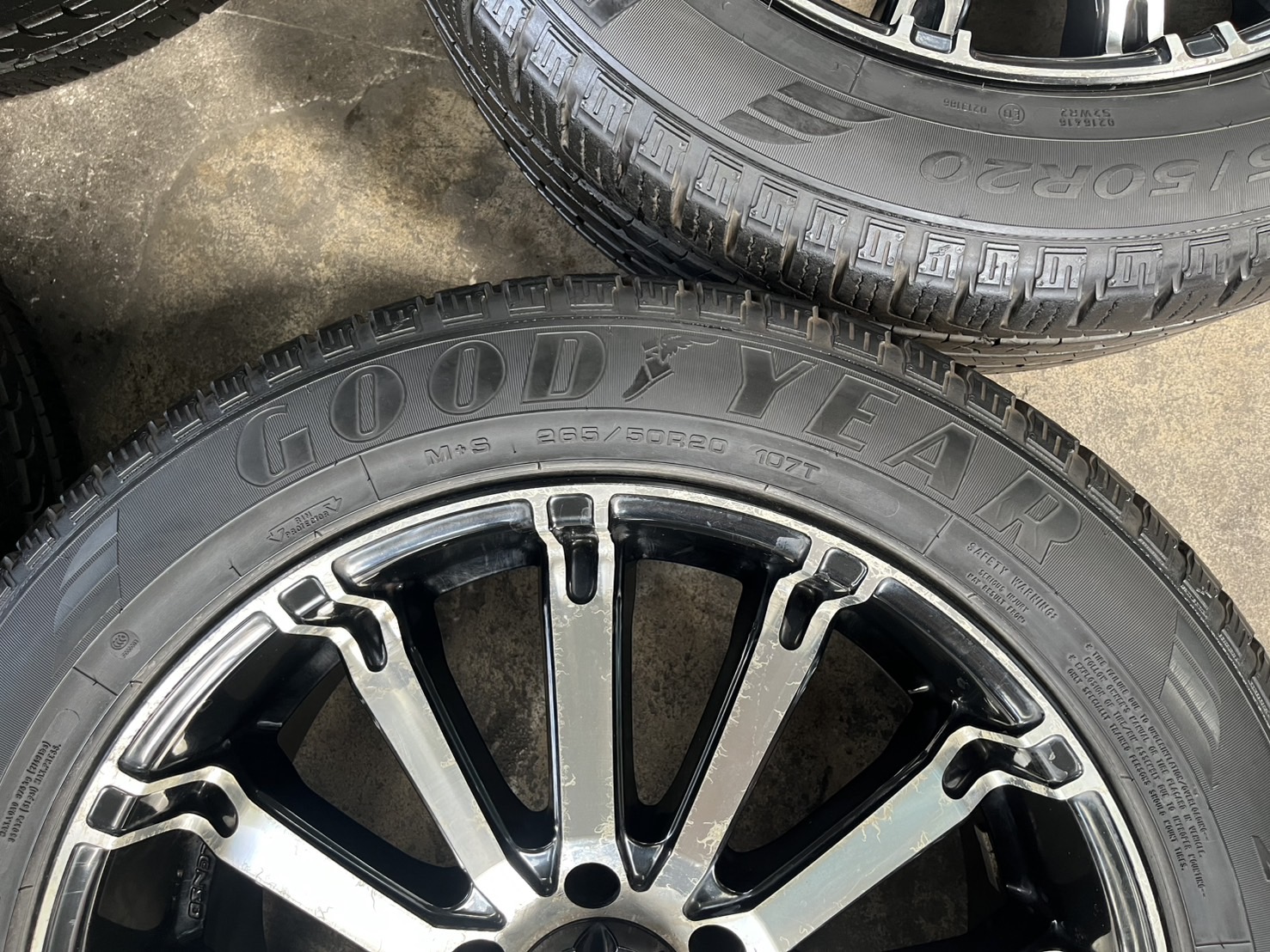 ✨ล้อแม็กแต่ง 6รู139✨Lenso INTIMIDATOR 4 ขอบ 20 พร้อมยาง 265-50-20 GoodYear ปี 20