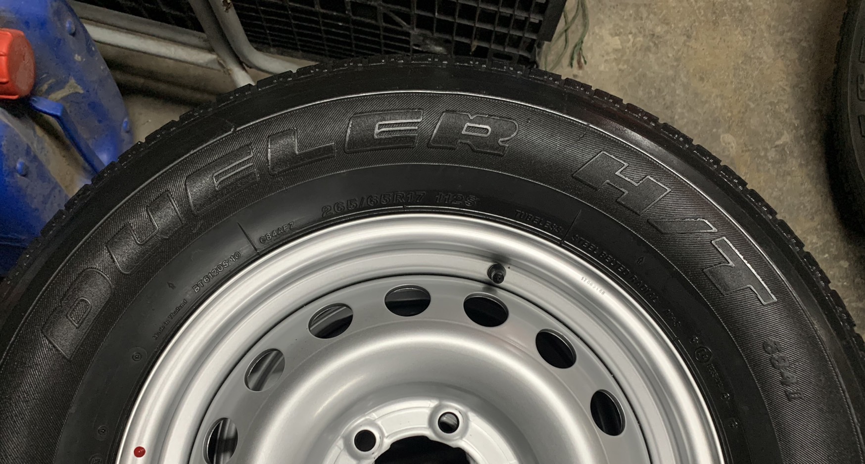 🔧ล้ออะไหล่ 6รู139 ขอบ 17🔧 แถมยาง 265-65-17 Bridgestone ปี 14