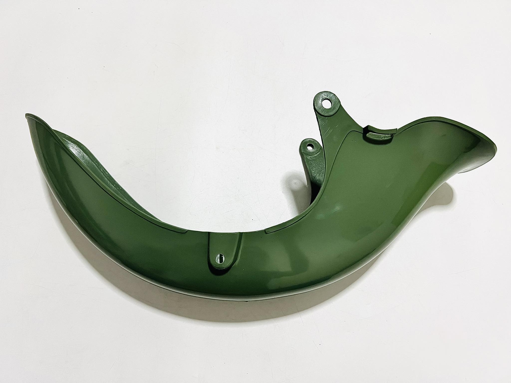 บังโคลนหน้าC70 C65 สีแดง เขียว พื้นดำเลือกได้เลย C