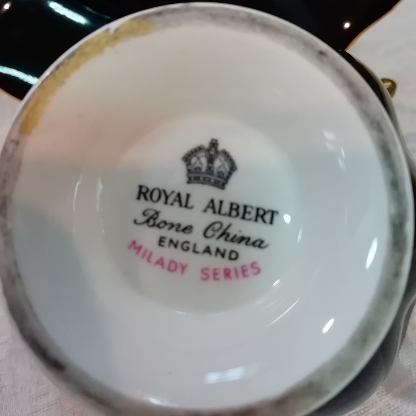 Royal Albert รุ่น Milady Series ถ้วยชาเซรามิค Bone China อังกฤษ