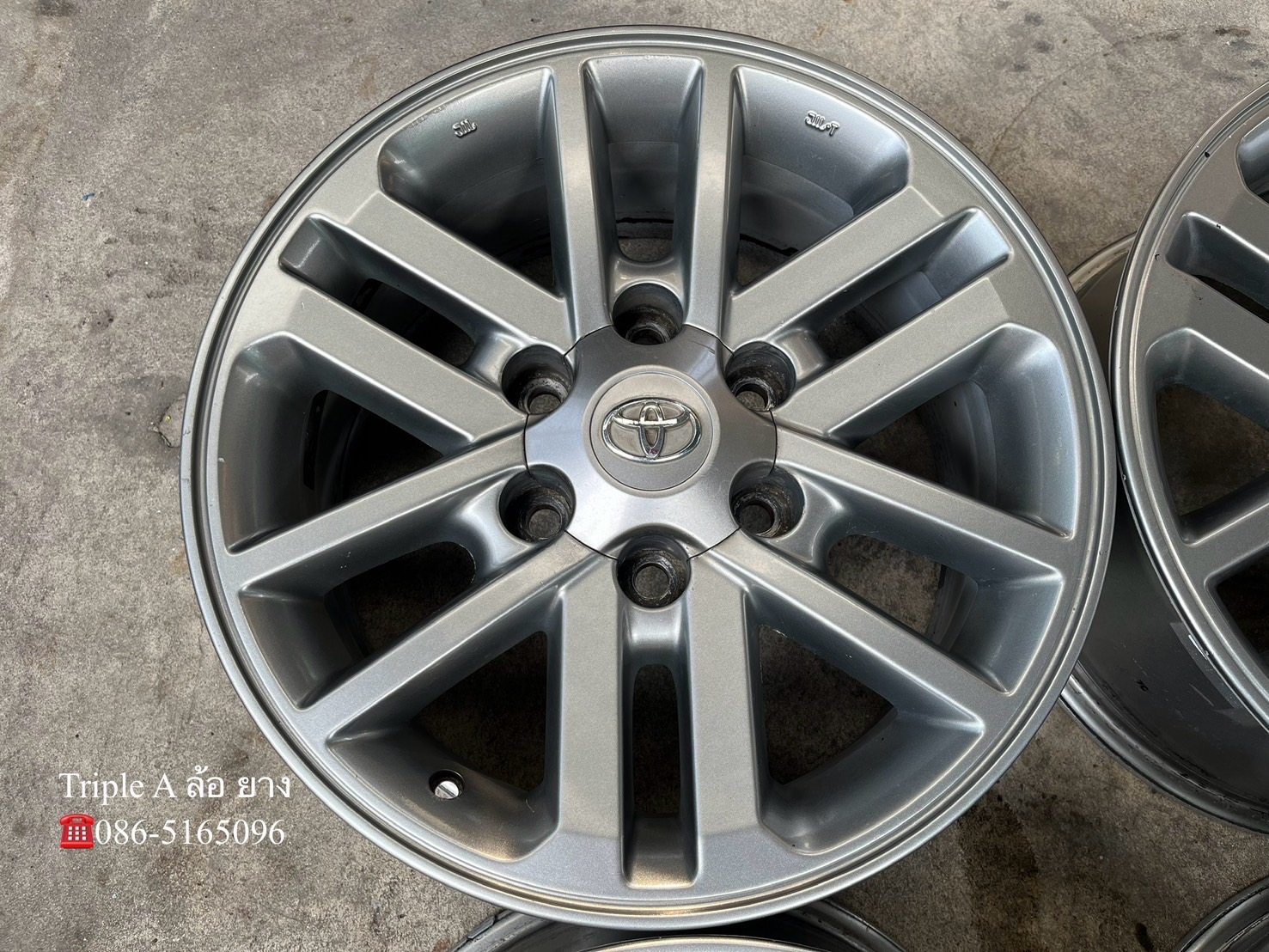 ✨ล้อแม็ก 6รู139✨Toyota Fortuner BMC รุ่น 50 ปี ขอบ 17 สีเทา