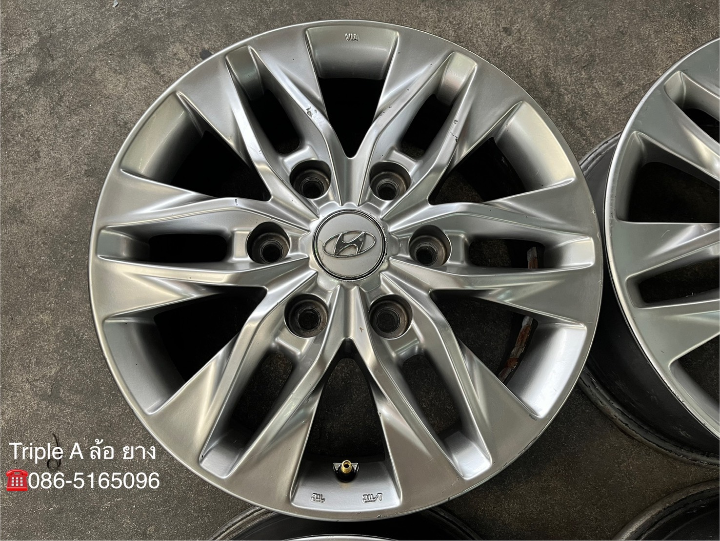 ✨ล้อแม็ก✨Hyundai H1 ขอบ 16 สีไฮเปอร์