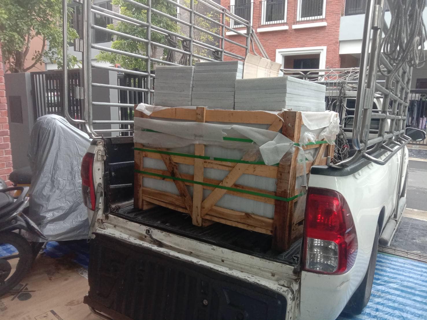 หินตกแต่งธรรมชาติ Crystal Black 30x60