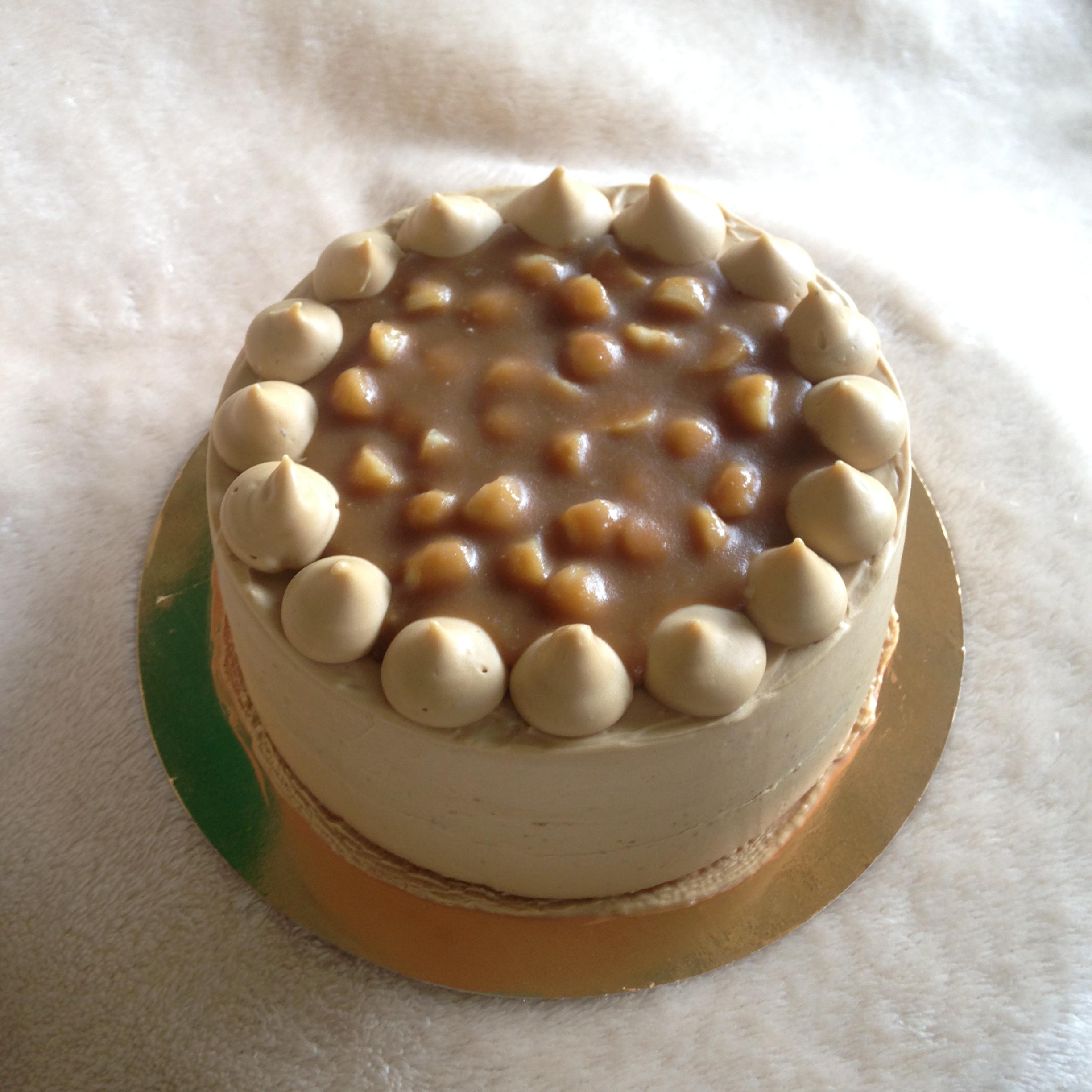 เค้กกาแฟคาราเมลมคคาเดเมีย (3 ปอนด์) / Coffee Caramel Maccadamia Cake (3 Pound / 8" x 8")