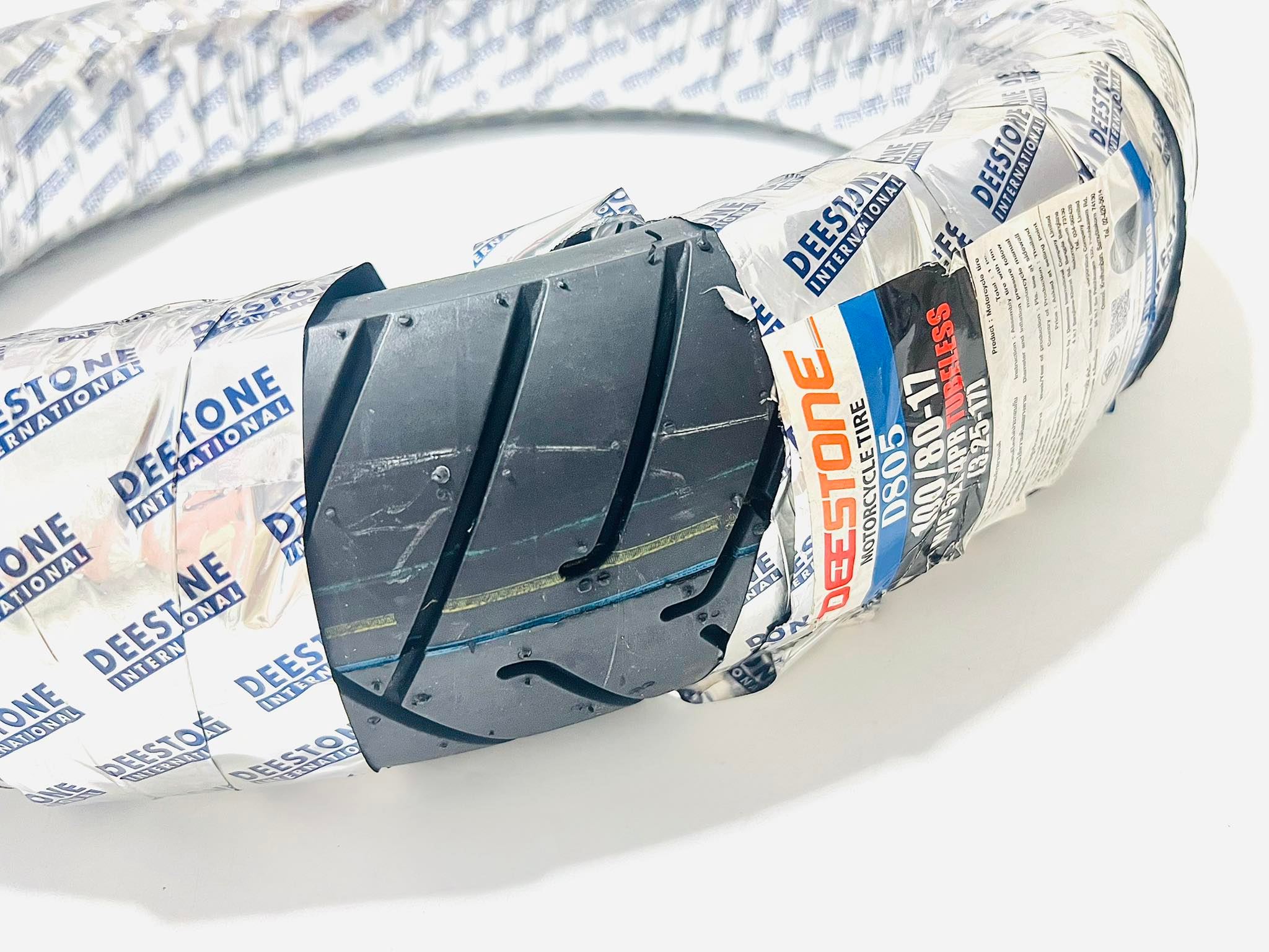 ยางนอก100/80/17 D805 แบบเรเดียล รอ