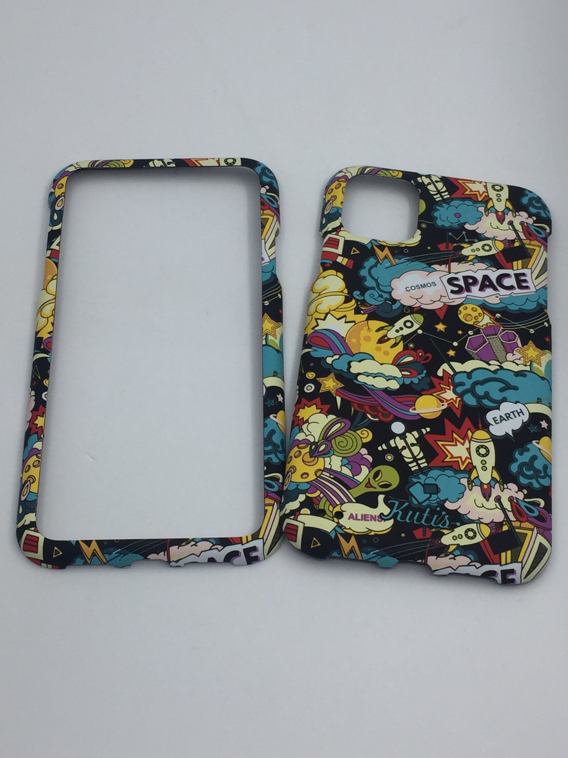 เคสคูทิส(Kutis)เคสไอโฟน11G(ลายSpace)มาใหม่ เคสประกบหน้า-หลัง เคสเรืองแสง เคสลายวินเทจ ร้านSuperhero Klongthom