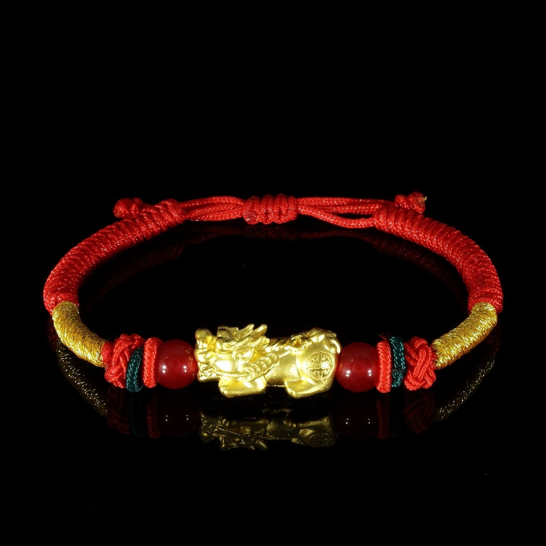 สร้อยข้อมือเชือกแดง ปี่เซี๊ยะ ทองคำแท้ 99.99%