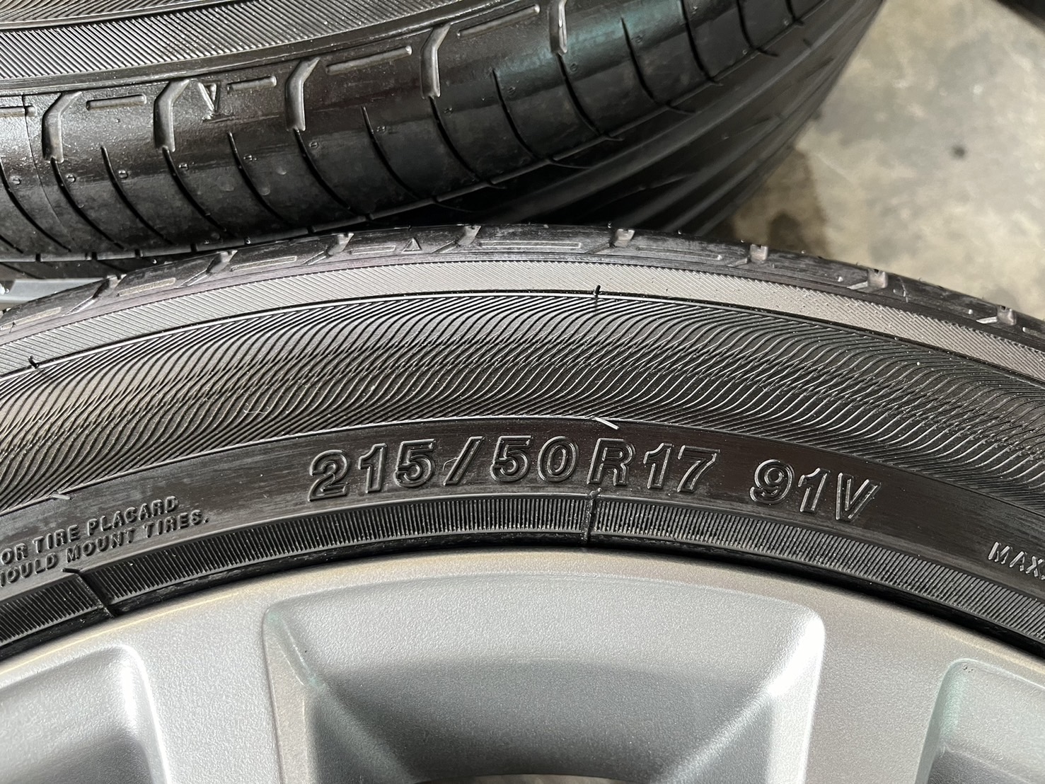 ✨ล้อแม็ก 5รู100✨Toyota ขอบ 17 สีไฮเปอร์ พร้อมยางป้ายแดง 215-50-17 Yokohama🌟ปี23🌟