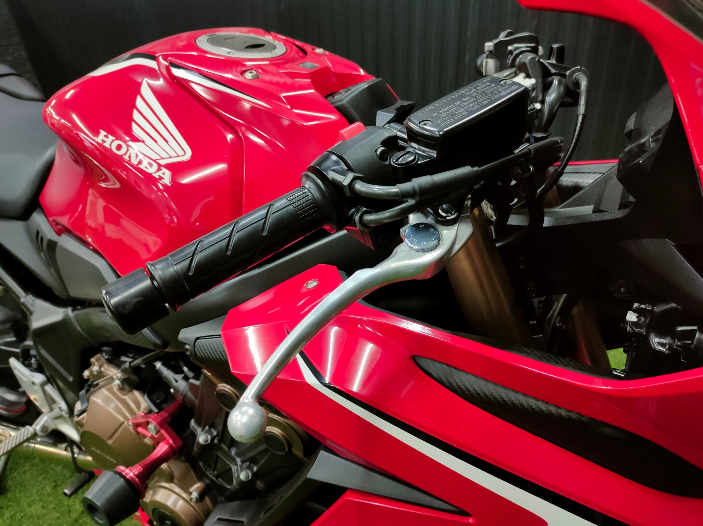 🏍💨💨 โอ้ว.... CBR650R คันนี้พิเศษด้วย ✨Moriwaki Full System✨ จดปี 19 สวยใส...เหมือนเคยจ้า 🤗