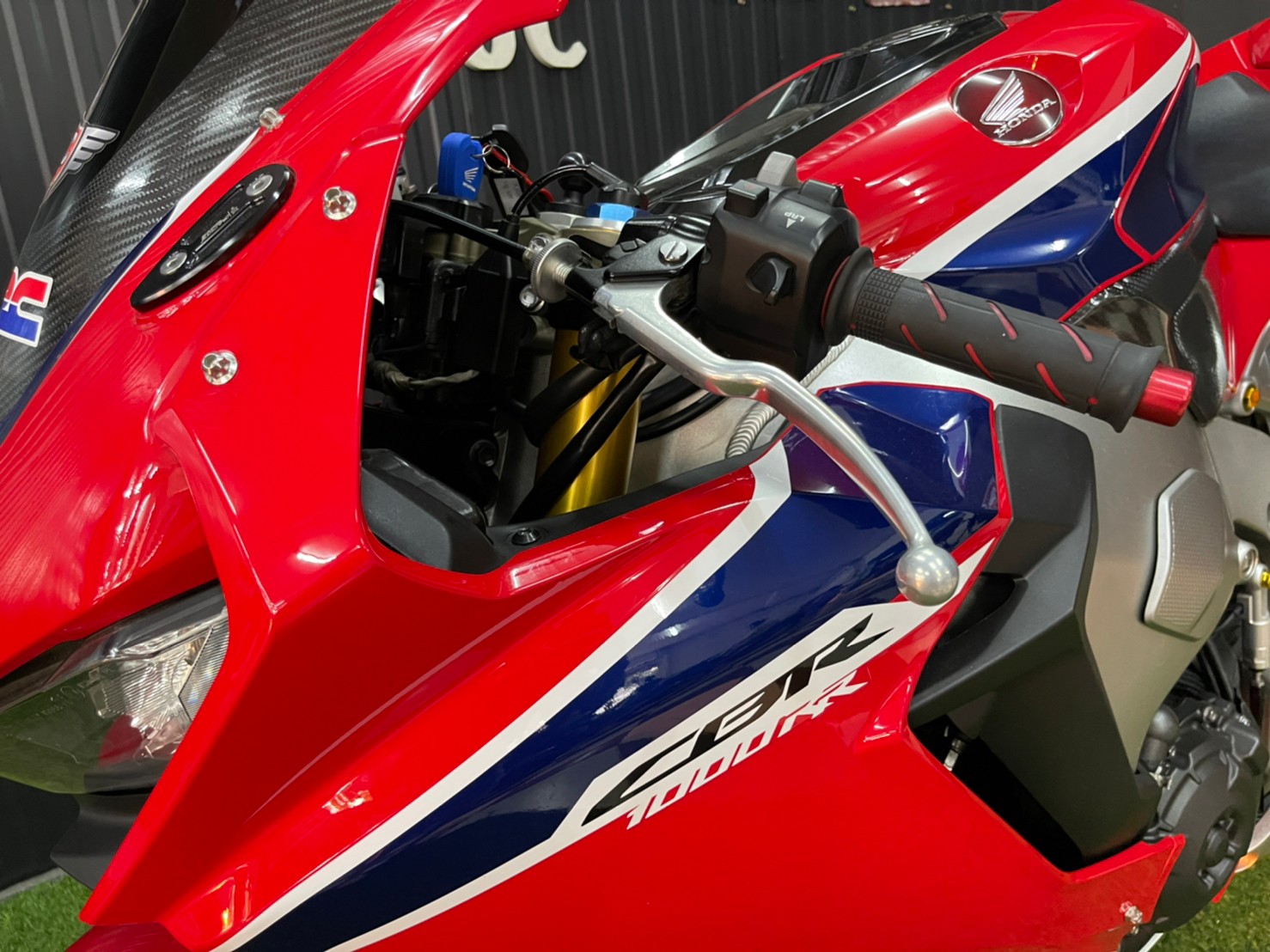 🤫 ที่สุดของบิ๊กไบท์สายพันธุ์ซุปเปอร์สปอร์ต #CBR1000rr SP จดทะเบียนปี 2018