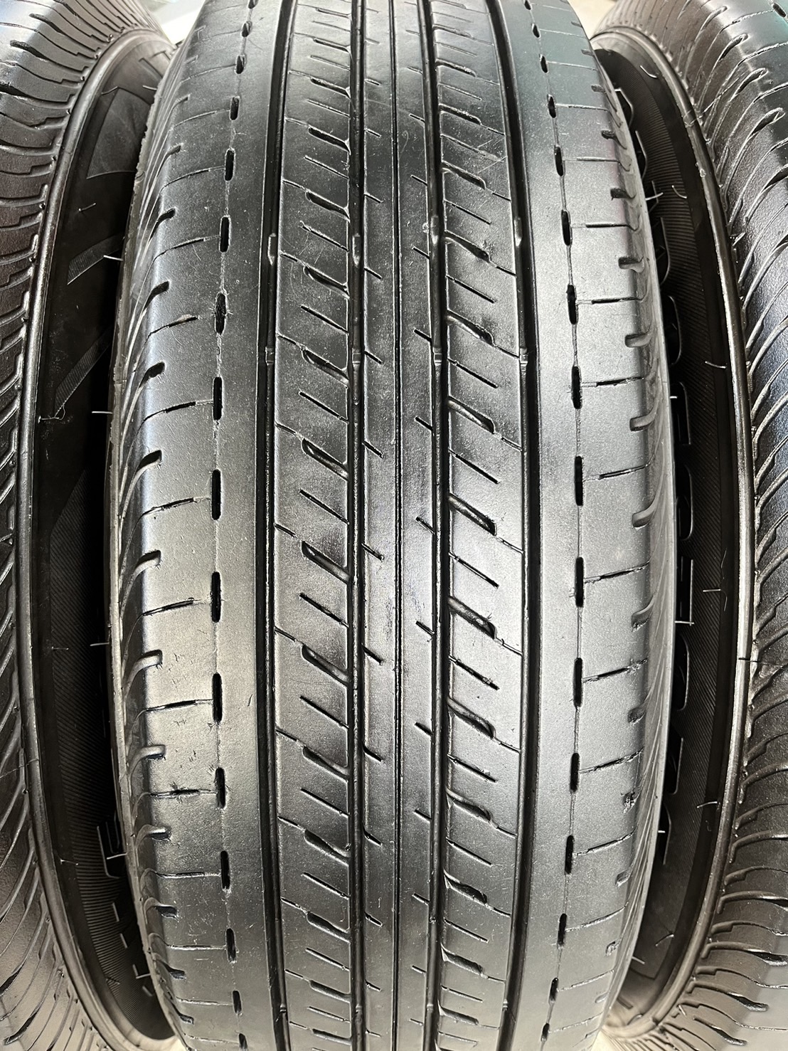 ✨ยาง✨215-70-16 Bridgestone🌟ปี 23🌟🚘ใส่กับ รถตู้ ,รถกระบะตัวเตี้ย ได้เลย