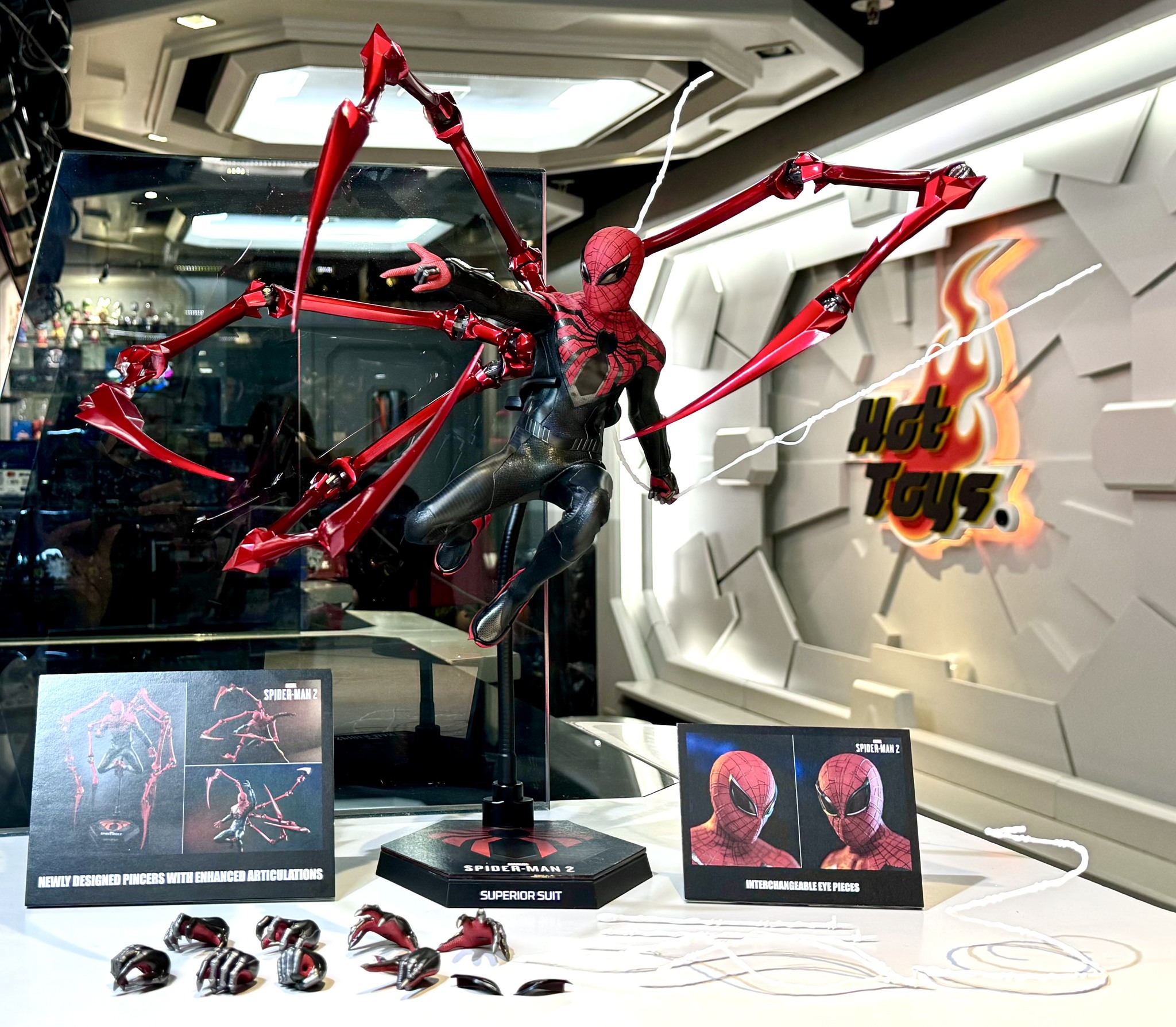 Hot Toys VGM61 1/6 Marvel's Spider-Man 2 - Peter Parker (Superior Suit)