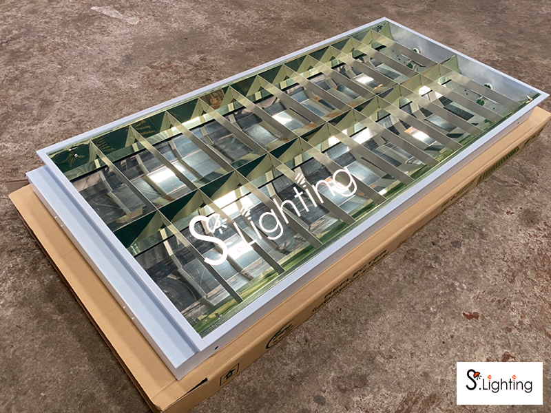 โคมตะแกรงอลูมิเนียมฝังฝ้า 2in1 2x36w (60x120 cm)