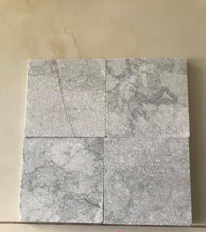 White cloudy sanded หินไวท์คราวดี้ หน้าพ่นทราย lime stone