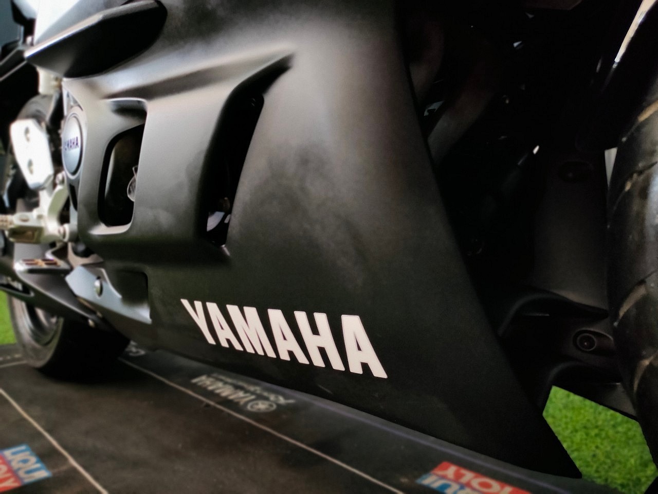 ดำดุดันไม่เกรงใจใคร ❗ YAMAHA New R3 โมเดล 2019 รถมือแรก "นางฟ้าไมล์น้อย" โคตรน่าใช้ 🥰