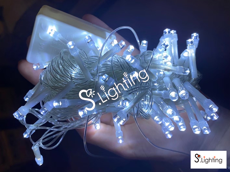 ไฟหยดน้ำ LED 8 เมตร / 100 หัว สีขาว ไม่กระพริบ
