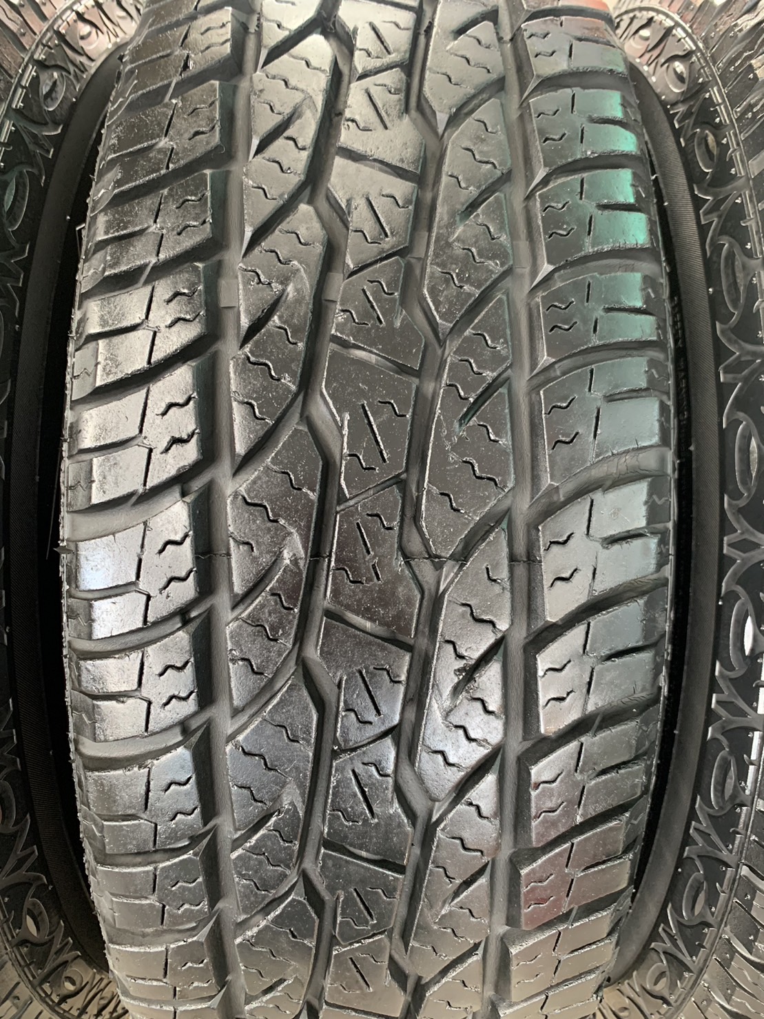 ✨ล้อแม็ก✨Ford Everest ขอบ 15 สีบอร์นหน้าเงา แถมยาง 31x10.5x15 Maxxis ปี 15