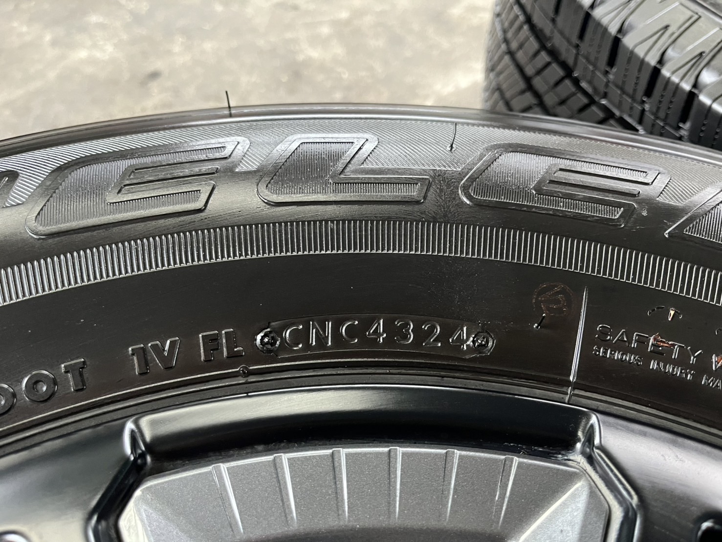 ✨ล้อแม็ก✨Ford Ranger XLS รุ่นใหม่ล่าสุด ขอบ 17 พร้อมยาง 255-70-17 Bridgestone♨️ปลายปี 24♨️